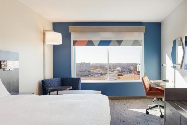 Holiday Inn Express & Suites Zion image 23